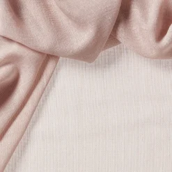 Inbetween Mandy Roze